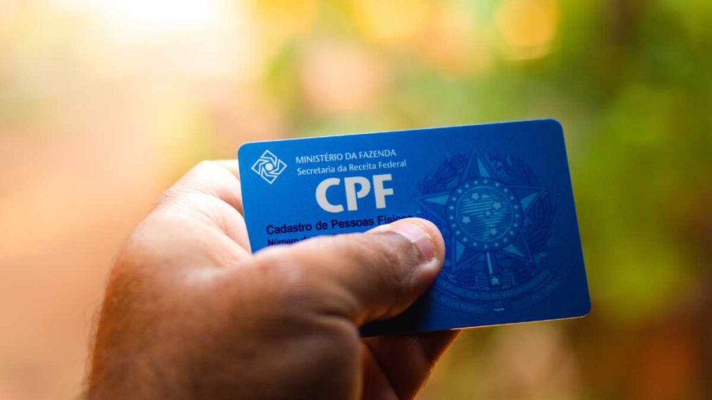 Trabalhadores podem ter o CPF PREMIADO e sacar valor de R$ 6.210 em dobro; saiba quem está liberado