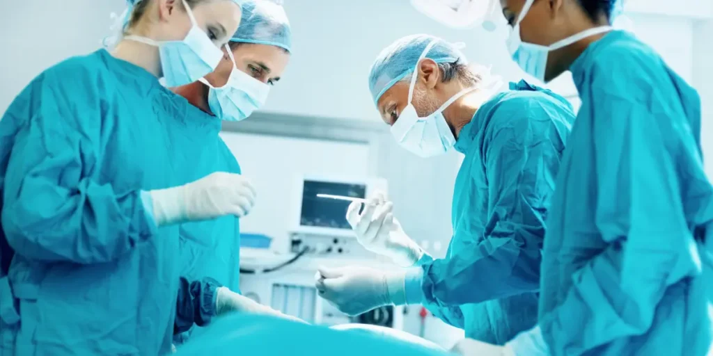 Qual é o risco da cirurgia da coluna: guia informativo Qual é o risco da cirurgia da coluna